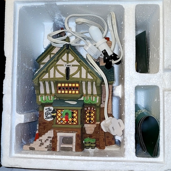 RETIRED RARE 1993 DEPARTMENT 56 DICKENS VILLAGE SERIES - PIED BULL INN - Picture 1 of 2
